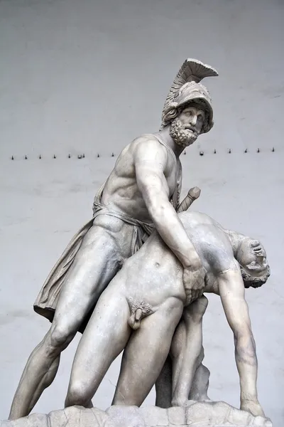 Estatua del héroe griego Menelao sosteniendo a Patroclo en Florencia, Ita — Foto de Stock
