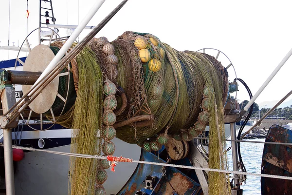 Navio de pesca no porto — Fotografia de Stock