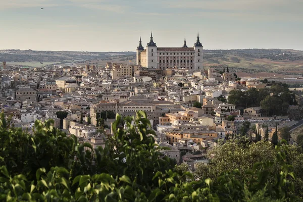 Landschap van de middeleeuwse stad van toledo aan suset, Spanje — Stockfoto