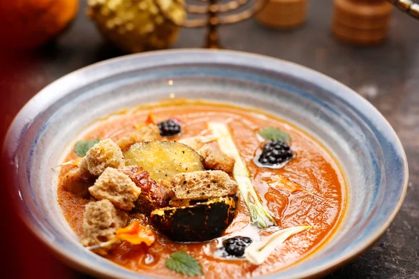 Sopa Crema Hecha Verduras Horneadas Fotografía Culinaria Sugerencia Servir Plato — Foto de Stock