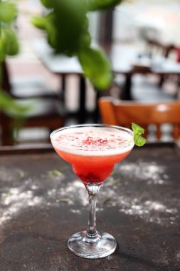 Meyveli margarita. Ferahlatıcı bir meyve suyu..