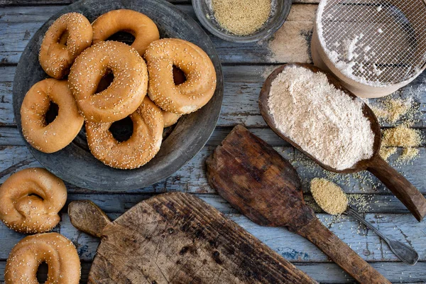Gebackene Semmeln Auf Dem Tisch Traditionelles Brot Kahke Oder Kuchen — Stockfoto