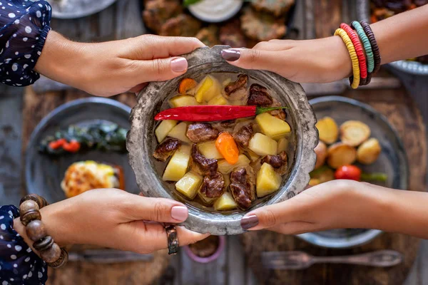 Meat Stew Vegetables Orman Kebab Cooked Foods Copper Plate Pot — Stock Photo, Image