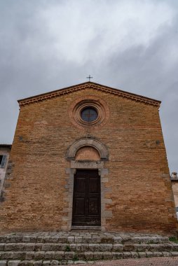 San Pietro Forliano 'daki San Gimignano kilisesi, Volterra Piskoposluğu' nun Siena eyaletinde yer almaktadır. Bu kilisenin varlığını kanıtlayan ilk ifade 28 Aralık 1262 tarihli..