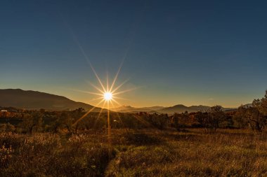 Molise, Adriyatik Denizi 'ne bakan bir İtalyan bölgesidir. Abruzzo Ulusal Parkı 'nın zengin vahşi yaşam ve patikaları olan Appennine dağ sırasındaki bir bölümünü içerir..