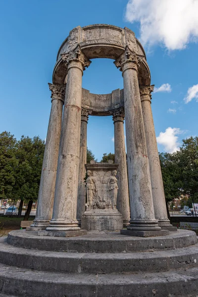 Isernia, Molise. Birinci Dünya Savaşı 'nın kaybedilen anıtı.