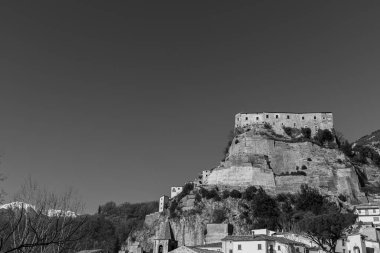Cerro al Volturno, İtalya 'nın Molise eyaletinde yer alan bir şehirdir. Cerro Cerro Cerris 'in de dahil olduğu meşe ağaçları açısından zengin toprakları nedeniyle Cerro olarak da adlandırılır..