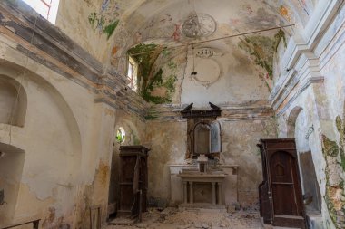 Rocchetta al Volturno, Rocchetta Alta adı verilen orijinal köy tarafından dağda savunma pozisyonu olarak kurulmuştur ve Rocchetta Nuova daha alçak irtifada yer almaktadır..