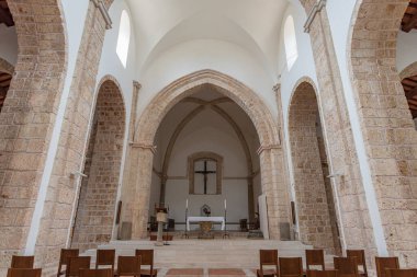 Rocchetta a Volturno, Isernia, Molise. S. Vincenzo al Volturno 'dan Benedictine Manastırı. Benedictine Manastırı, Yukarı Volturno Vadisi 'nde, Isernia ili bölgesinde yer alır..