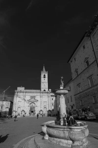 City Cathedral Dedicated Patron Saint Stands Site Roman Public Building — Foto de Stock