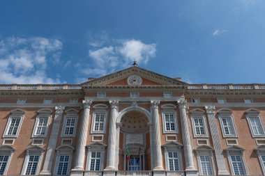 Caserta, Campania, İtalya, Vanvitellian Sarayı. Caserta 'da parkı olan bir kraliyet sarayı. Burası dünyanın en büyük kraliyet evi..
