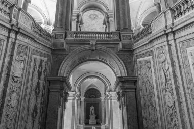 Caserta, Campania, İtalya, Vanvitellian Sarayı. Caserta 'da parkı olan bir kraliyet sarayı. Burası dünyanın en büyük kraliyet evi..