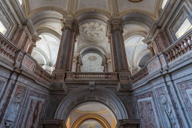 Caserta, Campania, İtalya, Vanvitellian Sarayı. Caserta 'da parkı olan bir kraliyet sarayı. Burası dünyanın en büyük kraliyet evi..