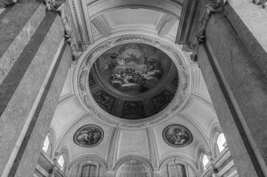 Caserta, Campania, İtalya, Vanvitellian Sarayı. Caserta 'da parkı olan bir kraliyet sarayı. Burası dünyanın en büyük kraliyet evi..