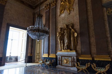 Caserta, Campania, İtalya, Vanvitellian Sarayı. Caserta 'da parkı olan bir kraliyet sarayı. Burası dünyanın en büyük kraliyet evi..