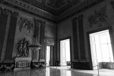 Caserta, Campania, İtalya, Vanvitellian Sarayı. Caserta 'da parkı olan bir kraliyet sarayı. Burası dünyanın en büyük kraliyet evi..