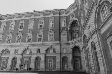Caserta, Campania, İtalya, Vanvitellian Sarayı. Caserta 'da parkı olan bir kraliyet sarayı. Burası dünyanın en büyük kraliyet evi..