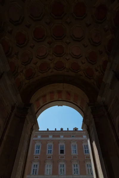 卡塞尔塔坎帕尼亚意大利万维特利亚宫它是一座皇家宫殿 有一个公园 位于卡塞尔塔 它是世界上最大的皇家住宅 — 图库照片