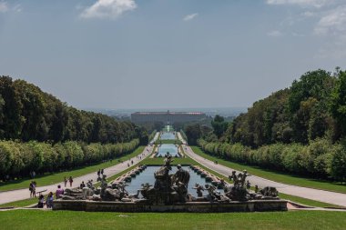 Caserta Kraliyet Sarayı, Caserta 'da yer alan ve tarihsel olarak Sicilya' nın Burbonları 'na ait bir kraliyet sarayıdır..