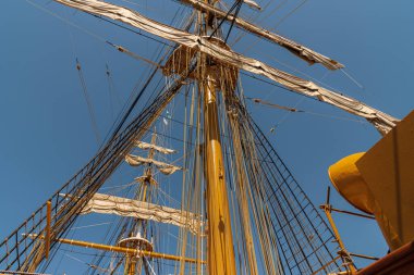 Amerigo Vespucci, Deniz Harp Okulu 'nun normal rollerinde subay adaylarının eğitimi için inşa edilmiş bir donanma gemisidir..