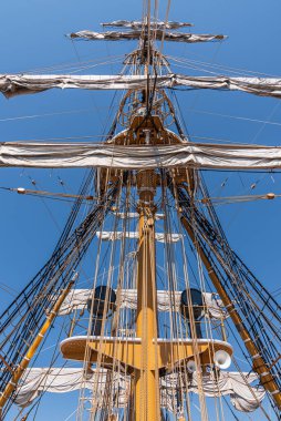 Amerigo Vespucci, Deniz Harp Okulu 'nun normal rollerinde subay adaylarının eğitimi için inşa edilmiş bir donanma gemisidir..