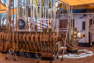 Amerigo Vespucci, Deniz Harp Okulu 'nun normal rollerinde subay adaylarının eğitimi için inşa edilmiş bir donanma gemisidir..
