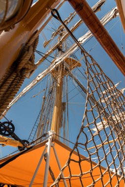 Amerigo Vespucci, Deniz Harp Okulu 'nun normal rollerinde subay adaylarının eğitimi için inşa edilmiş bir donanma gemisidir..