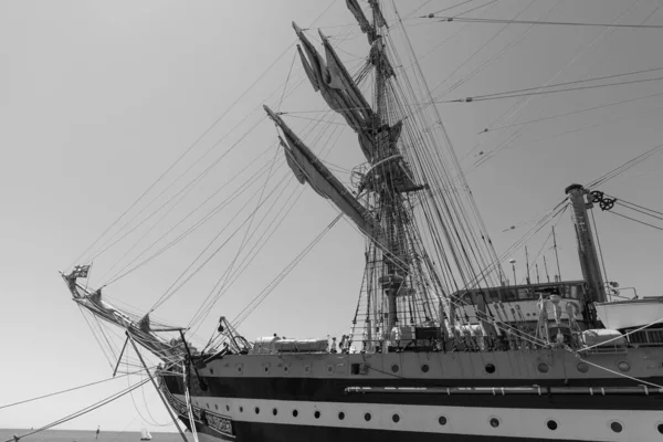 アメリゴ ヴェスプッチは海軍士官学校の通常の役割の士官候補生の訓練船として建造された海軍の帆船です — ストック写真