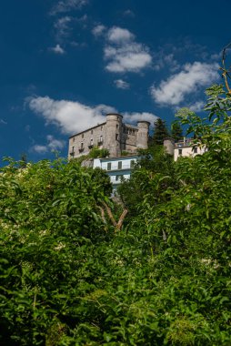 Kale 11. yüzyılda, Carpino nehrine bakan vadinin üzerinde 5 kuleyle çevrili düzensiz bir beşgen şeklinde inşa edildi. 1223 yılında Ruggero da Pescolanciano tarafından yok edildi..