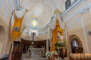 Aziz Antonio da Padova Manastırı. Teano Manastırı 'nın temeli 14. yüzyılın ilk yarısına dayanır..