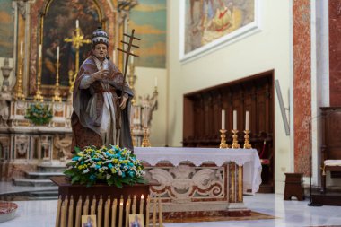 Isernia, Molise. Havari Aziz Petrus Katedrali, Isernia şehrinin en önemli Katolik binasıdır..