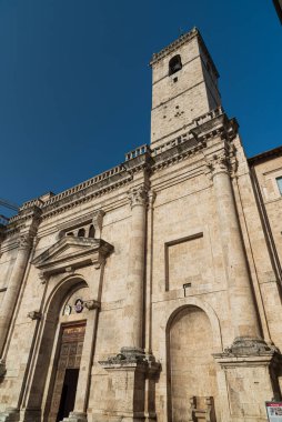 The city's cathedral, dedicated to the patron saint, stands on the site of a Roman public building, perhaps the Basilica del Foro, and is the result of multiple construction events