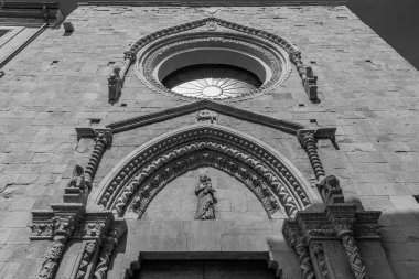 Sant 'Agostino kilisesi ve eski manastırı Lanciano' da, Lanciano Vecchio bölgesinin ana kilisesi, Dei Frentani aracılığıyla inşa edilmiştir..
