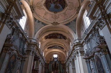 The church of S. Francesco or sanctuary of the Eucharistic Miracle is annexed to the homonymous convent of the Friars Conventual. It contains the famous relics of the Eucharistic miracle of Lanciano.