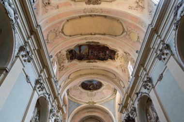 The church of S. Francesco or sanctuary of the Eucharistic Miracle is annexed to the homonymous convent of the Friars Conventual. It contains the famous relics of the Eucharistic miracle of Lanciano.