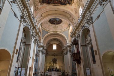 The church of S. Francesco or sanctuary of the Eucharistic Miracle is annexed to the homonymous convent of the Friars Conventual. It contains the famous relics of the Eucharistic miracle of Lanciano.