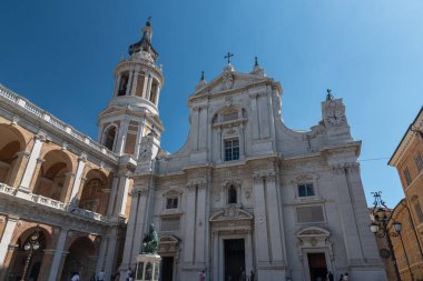 The Basilica of the Holy House is one of the main places of veneration of Mary and one of the most important and visited Marian shrines of the Catholic Church. It is located in Loreto.