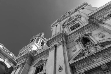 The Basilica of the Holy House is one of the main places of veneration of Mary and one of the most important and visited Marian shrines of the Catholic Church. It is located in Loreto.