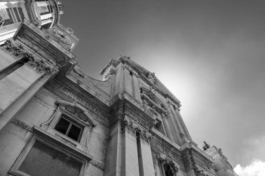 The Basilica of the Holy House is one of the main places of veneration of Mary and one of the most important and visited Marian shrines of the Catholic Church. It is located in Loreto.