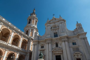 The Basilica of the Holy House is one of the main places of veneration of Mary and one of the most important and visited Marian shrines of the Catholic Church. It is located in Loreto.
