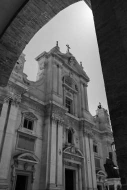 The Basilica of the Holy House is one of the main places of veneration of Mary and one of the most important and visited Marian shrines of the Catholic Church. It is located in Loreto.