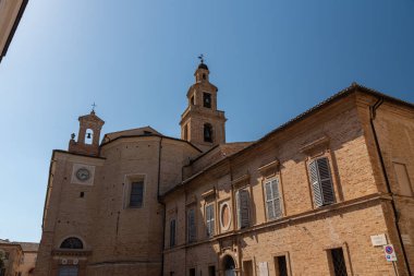 The church of San Flaviano is the cathedral of Recanati. On 12 June 1805 it was elevated to the dignity of a minor basilica by Pope Pius VI.