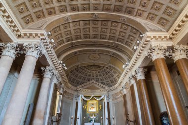 The church of Santa Maria di Montemorello is located in Recanati. The church has a certain notoriety for being the parish of the Leopardi family, where the poet Giacomo Leopardi also went to pray.
