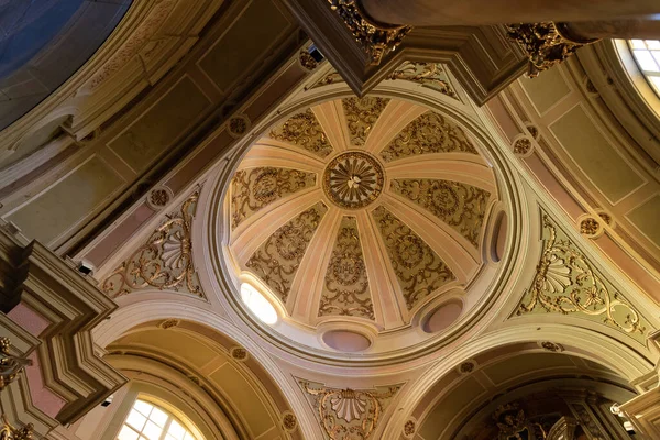 The church of San Flaviano is the cathedral of Recanati. On 12 June 1805 it was elevated to the dignity of a minor basilica by Pope Pius VI.