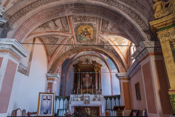 Одружений Між Алеями Села Церква Санта Марія Деглі Ангелі Чивітаделья — стокове фото