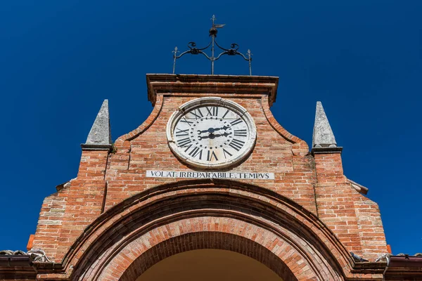 Recanati is an Italian town of 20 975 inhabitants in the province of Macerata in the Marche region.