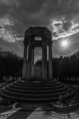 Isernia, Molise, İtalya. Birinci Dünya Savaşı 'nın kaybedilen anıtı.