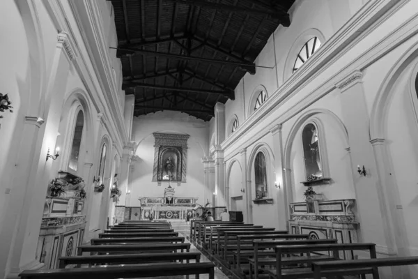 무염의 교회는 1805 지진으로 완전히 파괴되었고 1852 되었다 내부는 하나의 — 스톡 사진