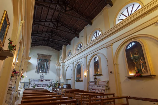 無原罪の教会は1805年の地震によって地面に上げられ 1852年に再建された 内部には1つの身廊があり 14世紀の木製の天井があります — ストック写真