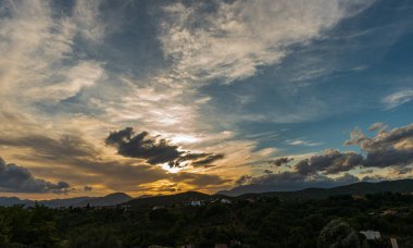Molise, Adriyatik Denizi 'ne bakan bir İtalyan bölgesidir. Abruzzo Ulusal Parkı 'nın zengin vahşi yaşam ve patikaları olan Appennine dağ sırasındaki bir bölümünü içerir..